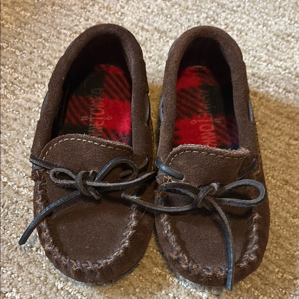 Minnetonka Moccasin Classic Moc for Toddlers Chocolate Size 8 Suede Slipper